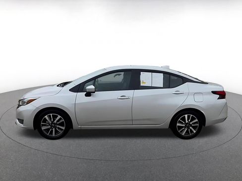 Used 2025 Nissan Versa SV FWD image 9