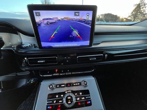 Used 2022 Lincoln Aviator AWD w/ Premium Package image 13