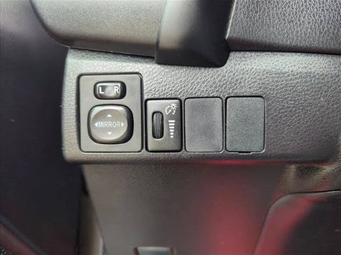 Used 2017 Toyota Corolla SE FWD image 24