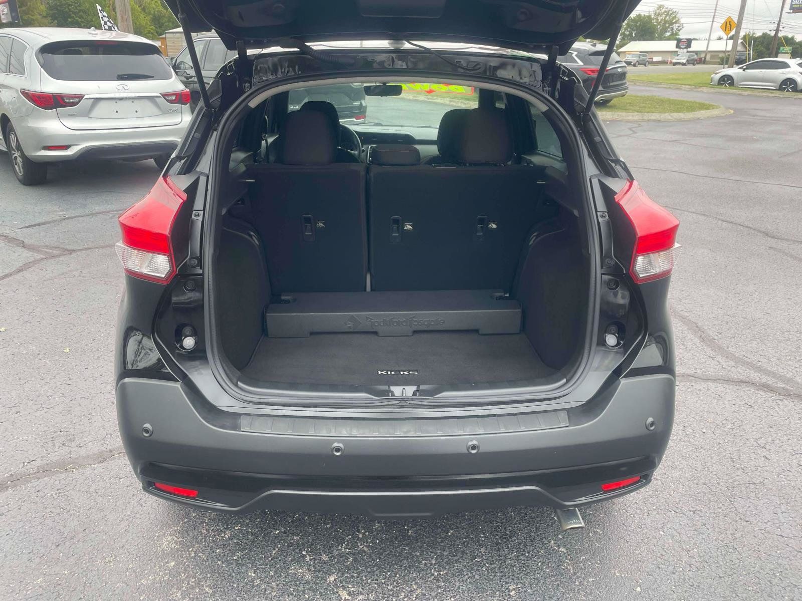 Used 2020 Nissan Kicks SR w/ Exterior Package FWD image 7
