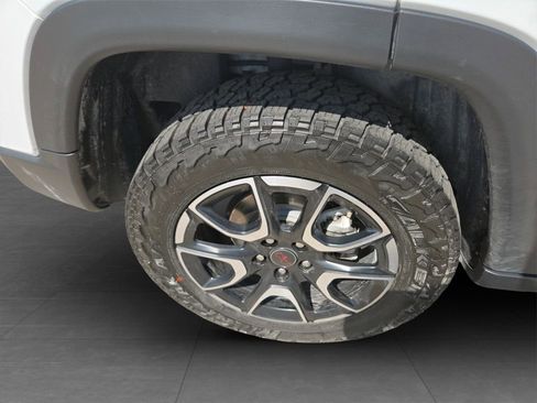 Used 2025 Jeep Compass Trailhawk AWD/4WD image 34