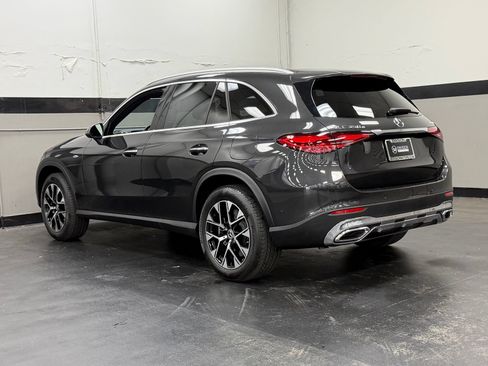 Used 2025 Mercedes-Benz GLC 350e 4MATIC image 9