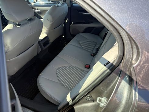 Used 2023 Toyota Camry SE FWD image 7