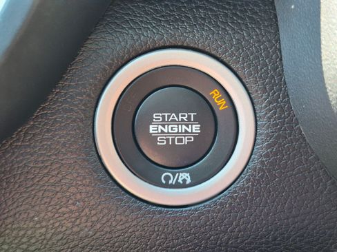 Used 2025 RAM 2500 Laramie AWD/4WD image 22