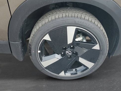 New 2026 Nissan Kicks SR image 8