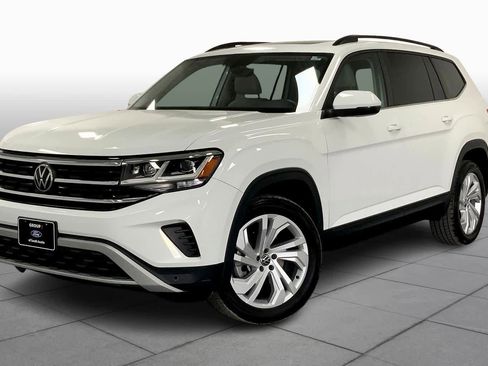 Used 2021 Volkswagen Atlas SE w/ Panoramic Sunroof Package image 2