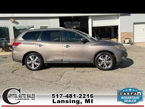 Used 2014 Nissan Pathfinder SL AWD/4WD image 10