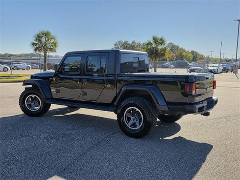 Used 2020 Jeep Gladiator Overland image 4