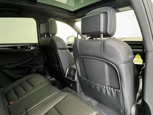 Used 2026 Porsche Macan AWD/4WD image 16