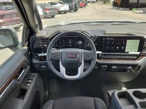 New 2025 GMC Sierra 1500 SLE w/ X31 Off-Road Package image 29
