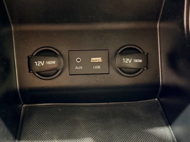 Used 2020 Hyundai Elantra SE FWD image 18