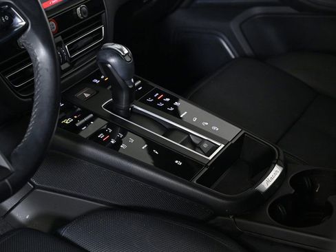Certified 2023 Porsche Macan S image 22