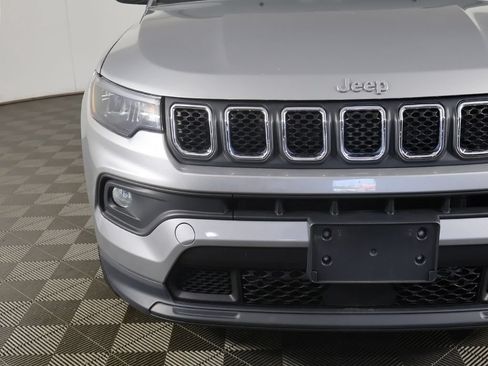Used 2023 Jeep Compass Latitude AWD/4WD image 10
