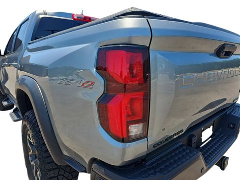 Used 2024 Chevrolet Colorado ZR2 w/ ZR2 Convenience Package III AWD/4WD image 32