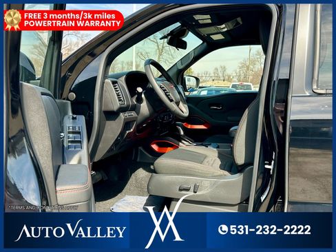 Used 2024 Nissan Frontier PRO-4X w/ Technology Package image 13