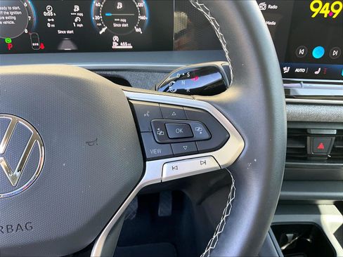Certified 2025 Volkswagen Tiguan S FWD image 18