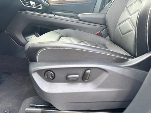 Used 2025 Volkswagen Atlas SE FWD image 19