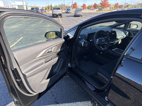 New 2026 Chevrolet Equinox EV LT w/ Comfort Package image 9