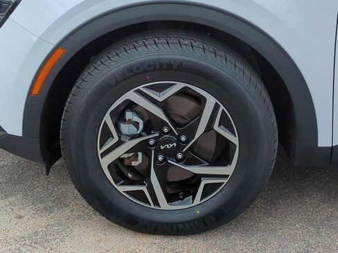 Certified 2025 Kia Sportage LX FWD image 11