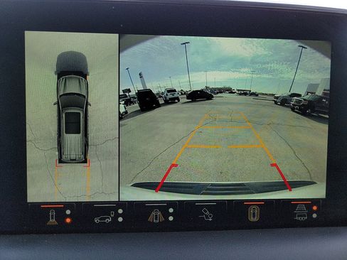 Used 2024 Chevrolet Suburban High Country w/ Advanced Technology Package image 14