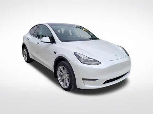 Used 2023 Tesla Model Y Long Range image 1