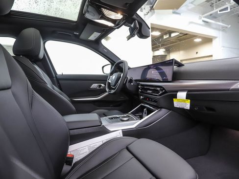 Used 2025 BMW 330i xDrive Sedan w/ Premium Package image 30