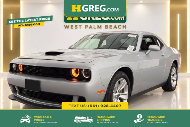 Used 2023 Dodge Challenger SXT RWD image 1
