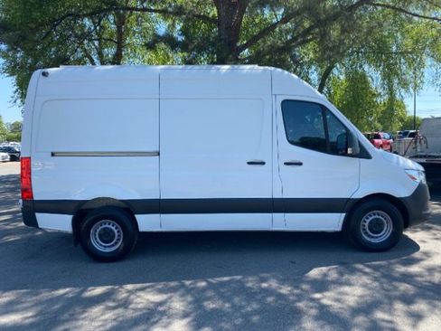 Used 2023 Mercedes-Benz Sprinter 2500 image 6