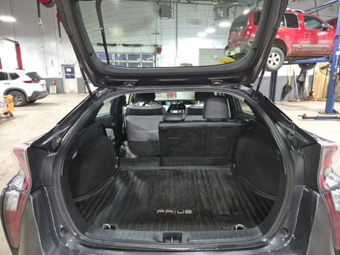 Used 2016 Toyota Prius Three Touring image 9
