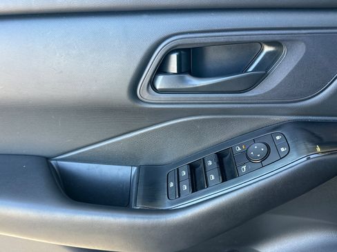 Certified 2024 Nissan Rogue S AWD/4WD image 11