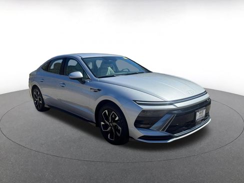 Used 2025 Hyundai Sonata SEL image 1
