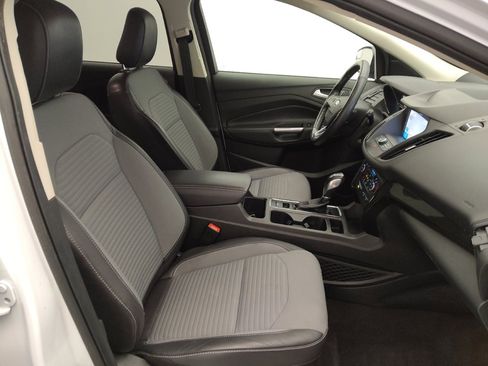 Used 2019 Ford Escape SE image 21