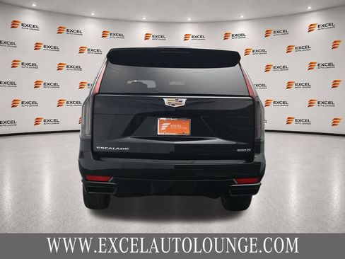 Used 2024 Cadillac Escalade ESV Sport AWD/4WD image 4