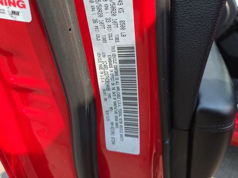Used 2017 Dodge Durango GT AWD/4WD image 29