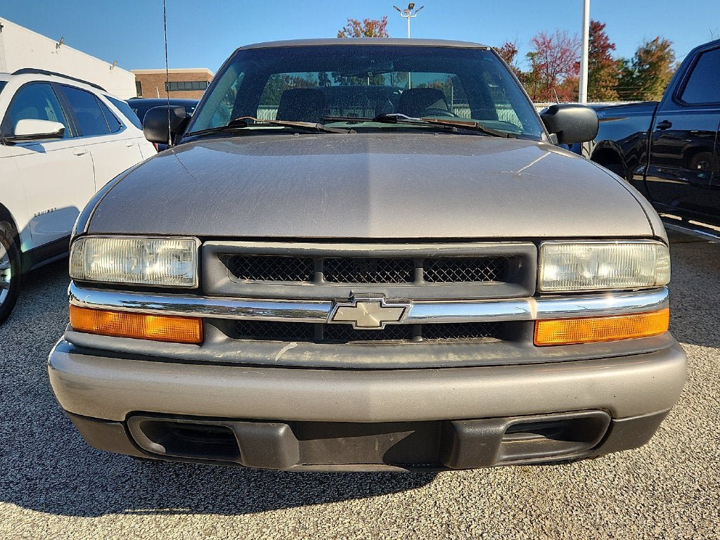 Used 2002 Chevrolet S10 Pickup LS w/ LS Preferred Equipment Group RWD image 4