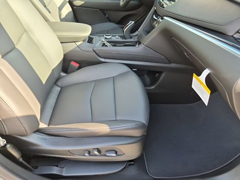 New 2026 Cadillac XT5 Premium Luxury w/ Driver Assist Package AWD/4WD image 17