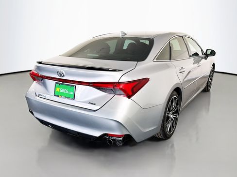 Used 2020 Toyota Avalon XSE image 10