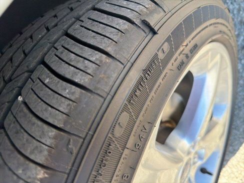 Used 2014 Ford Fusion SE image 9