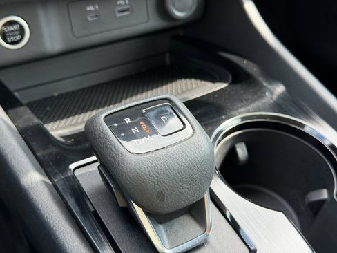 Used 2021 Nissan Rogue S FWD image 19