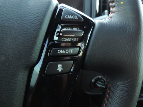 Used 2025 Nissan Frontier PRO-4X image 30