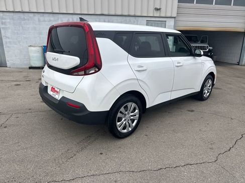 Used 2022 Kia Soul LX image 5