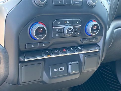 Certified 2022 Chevrolet Silverado 1500 LT AWD/4WD image 13