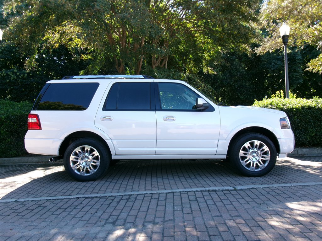 Used 2012 Ford Expedition Limited AWD/4WD image 8