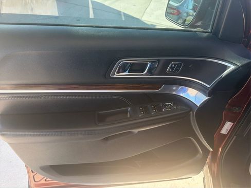 Used 2016 Ford Explorer Limited image 19