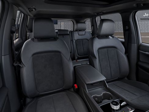 New 2026 Jeep Grand Cherokee Altitude AWD/4WD image 91