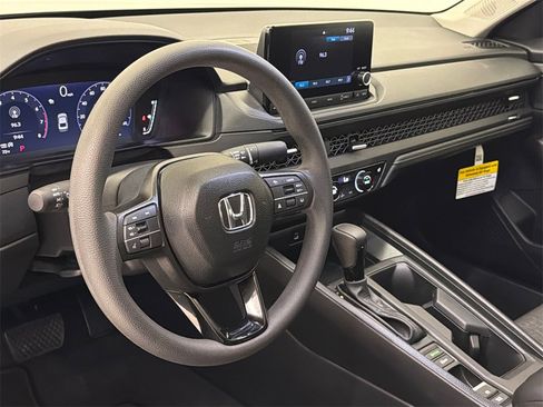 Certified 2025 Honda Accord SE image 19