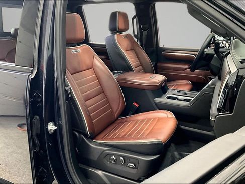 Used 2024 GMC Sierra 2500 Denali Ultimate image 28