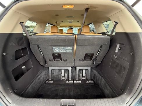 Used 2023 Kia Carnival EX FWD image 25