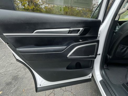 Used 2022 Kia Telluride S image 20