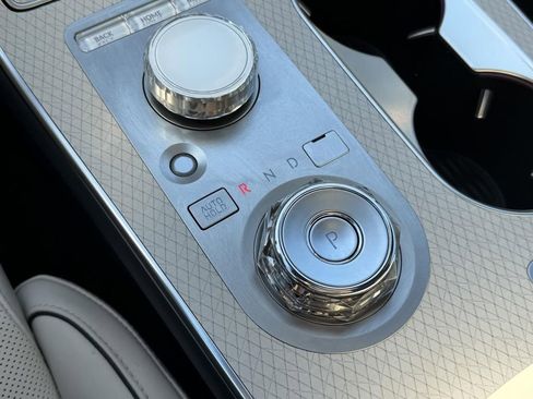 Used 2025 Genesis GV80 3.5T Prestige image 23